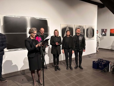 Click to zoom the picture.